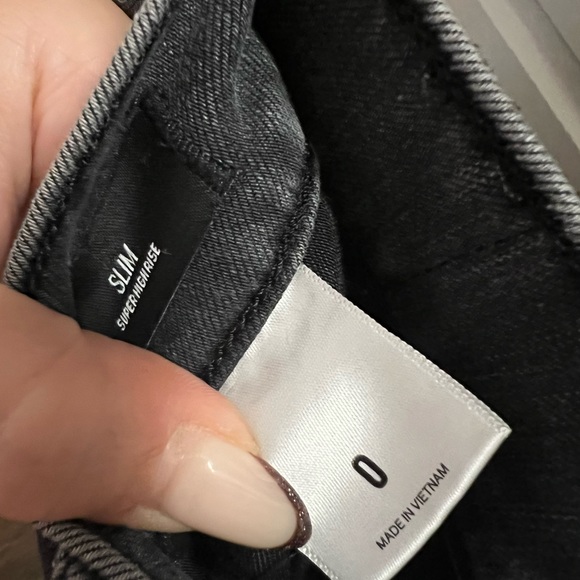 ❌SOLD EXPRESS SUPER HIGH RISE SLIM DISTRESSED BLACK RAW HEM JEANS - Picture 4 of 4